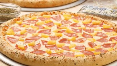 Pizza de piña y jamón
